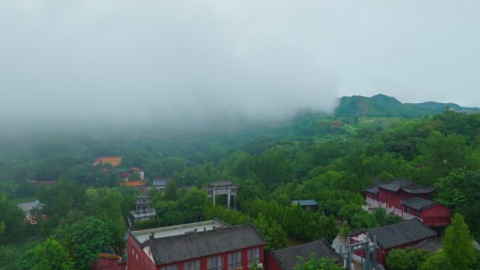 航拍鲁山大雷音寺云雾