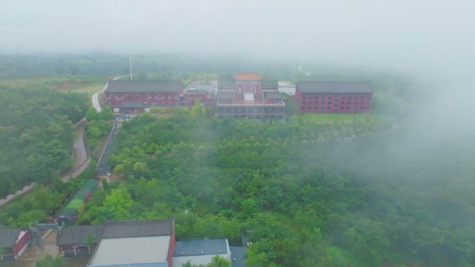 航拍鲁山大雷音寺云雾