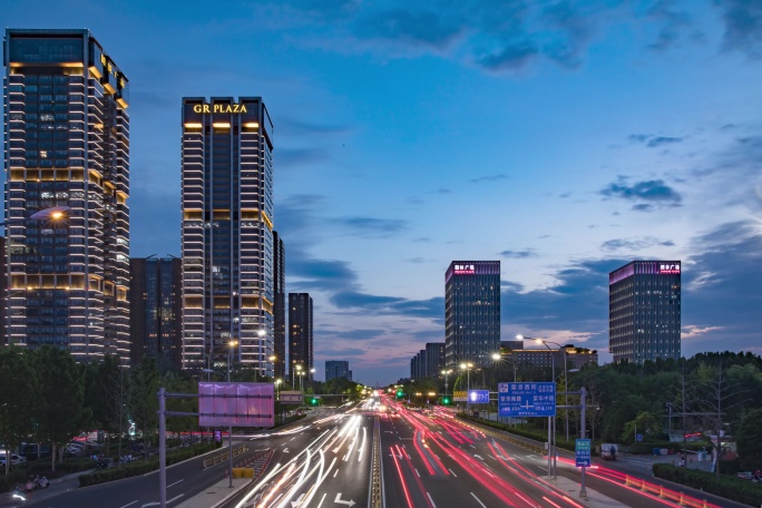 6K高清北京亦庄夜景城市车流落日余晖街景