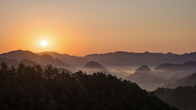 早晨意境唯美日出山山脉山峦群山