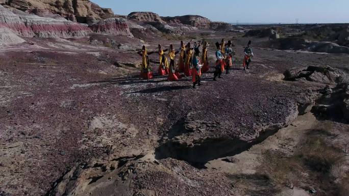 B新疆准噶尔盆地大漠戈壁民族舞蹈2
