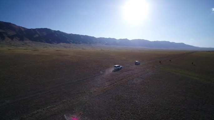 B新疆准噶尔盆地大漠戈壁车队行驶2