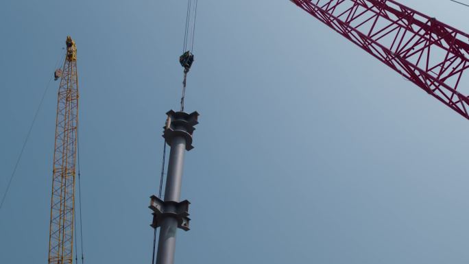 吊车在钢结构现场吊装施工