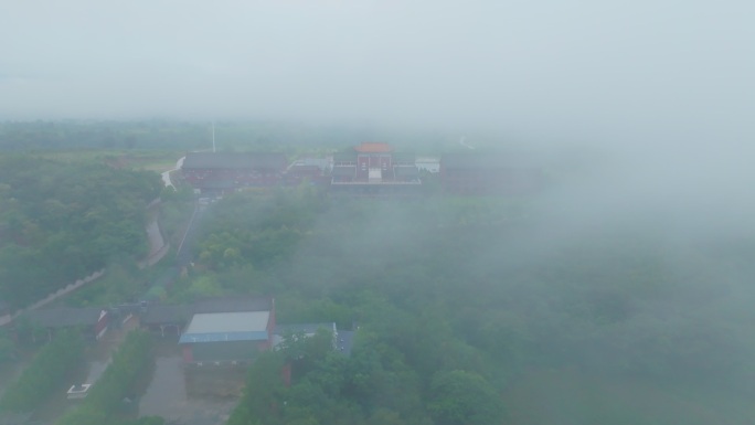 航拍鲁山大雷音寺云雾