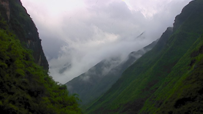 峡谷 长江 水雾