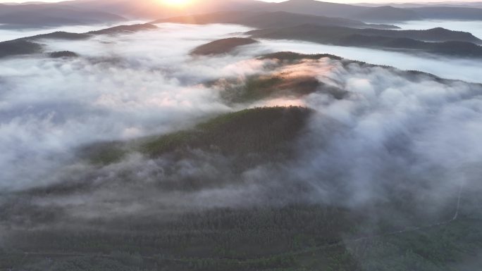 航拍黎明山川阳光云雾