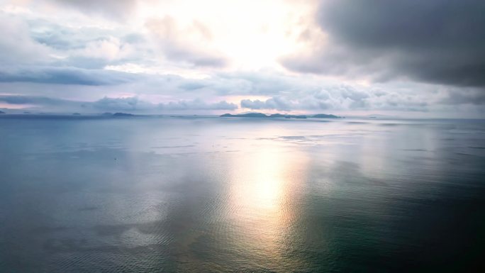 航拍海边日出 海面唯美意境太阳升起