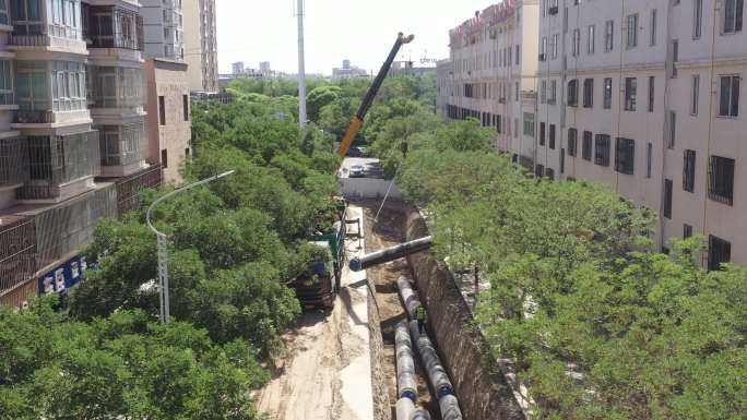 航拍城市管网建设工地下管子