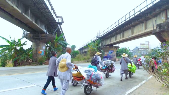 徒步旅行 佛教 公路行驶