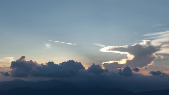 航拍夏天高温夕阳落日傍晚云层延时实拍