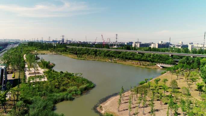 实拍上海磁悬浮