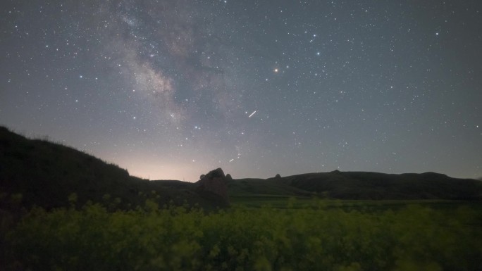 朔州右玉油菜花长城星空银河延时视频