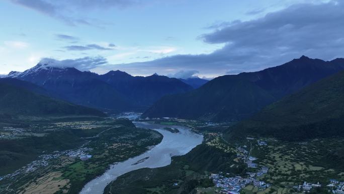 西藏林芝雅鲁藏布大峡谷