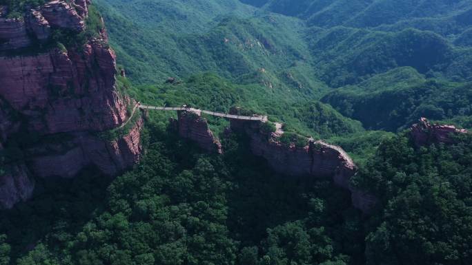 高山森林山脉航拍全景