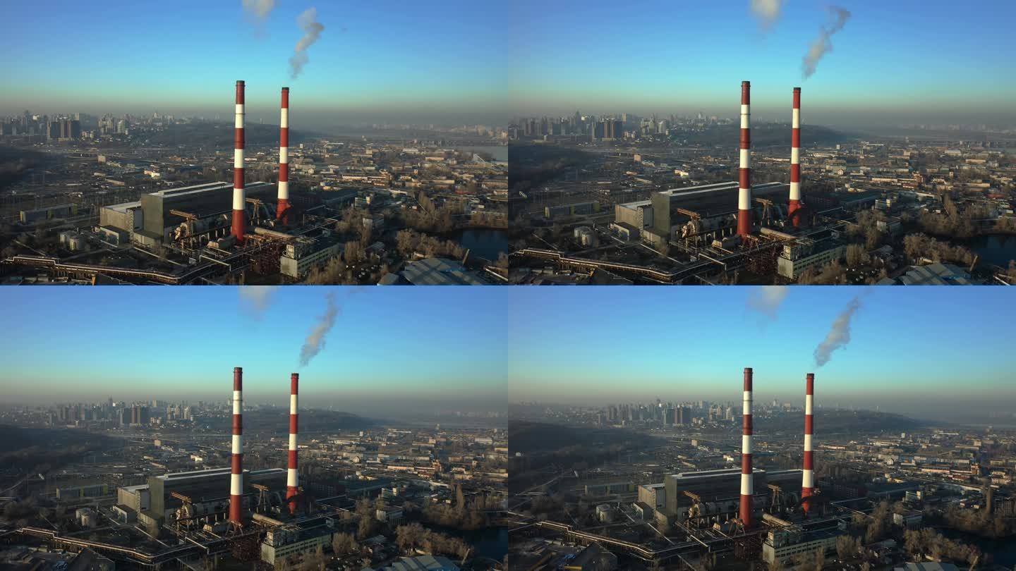 城市里的工厂，俯瞰着两条有烟的管子.