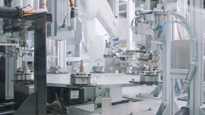 自动化装配线中制造零件的先进机器人机器