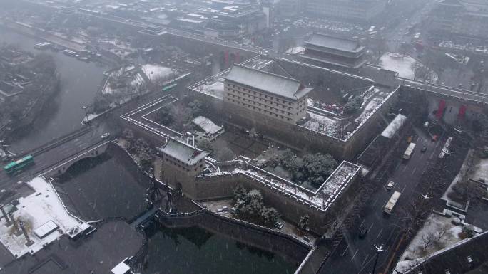 西安城墙永宁门雪景航拍