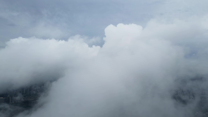 【正版4K素材】环绕拍摄云朵