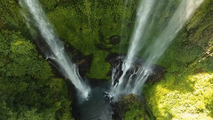 美丽的热带瀑布印度尼西亚巴厘.
