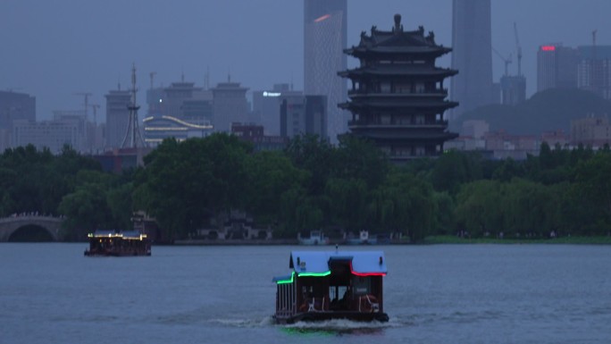 大明湖夜景