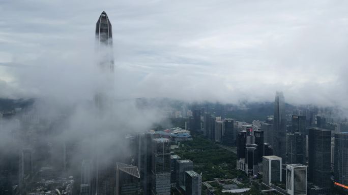 【正版4K素材】航拍平安金融大厦上升穿云
