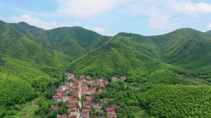 南山竹海下的村庄