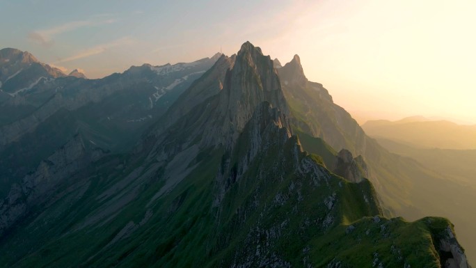 Schaefler altenalptuermme山脊瑞士Alpstein，appenzell In