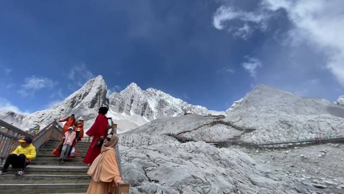 爬玉龙雪山