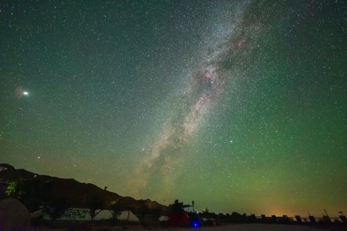 白银景泰寿鹿山星空