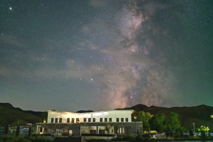 白银景泰寿鹿山星空