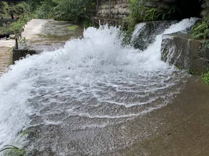 泉水清清