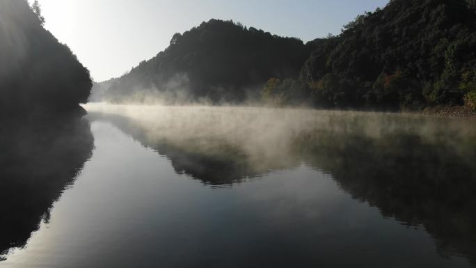 水面云绕