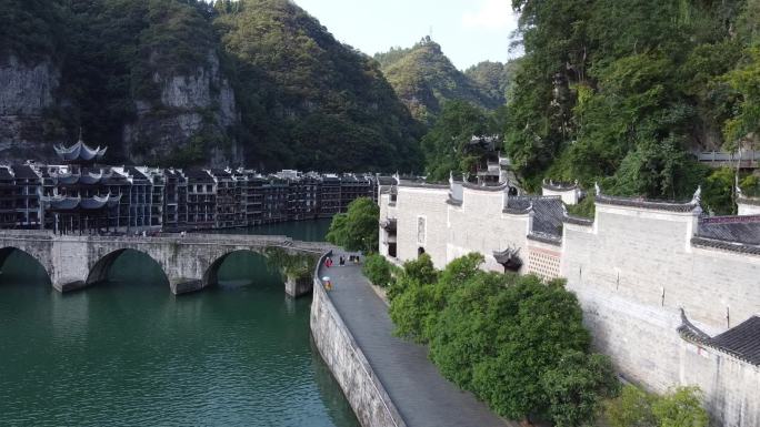 贵州航拍镇远古镇青龙洞倚山靠水大气景色