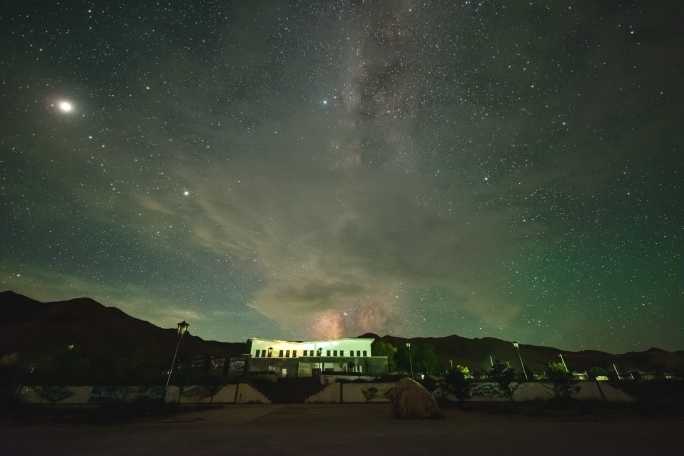 白银景泰寿鹿山星空