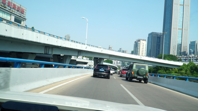 城市道路驾驶