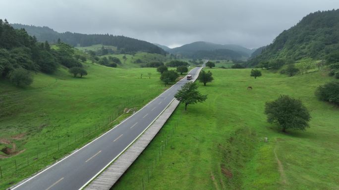 航拍仙女山最美公路