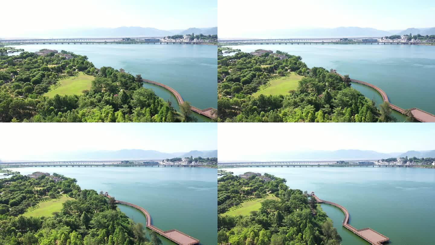 湿地公园湖泊景观休闲步道