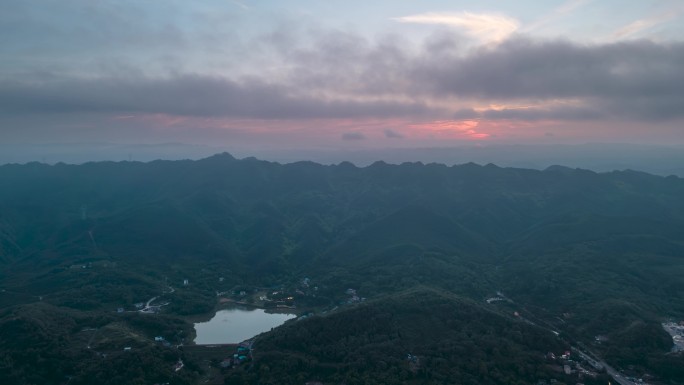 重庆缙云山  翻越缙云山看璧山延时航拍