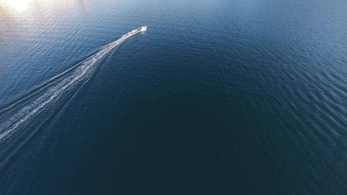 速度小帆船在海上航行的高速度。蒙特科托尔湾