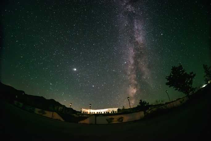 白银景泰寿鹿山星空