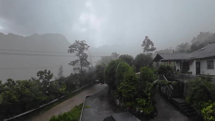 暴雨来临