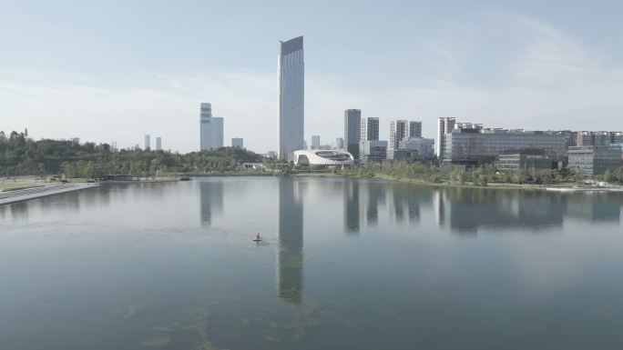 成都兴隆湖湿地公园航拍湖面与建筑休闲娱乐