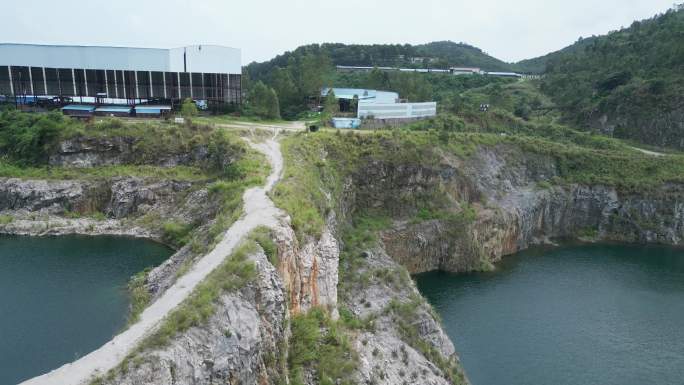 广州黄埔麦村石牙天坑