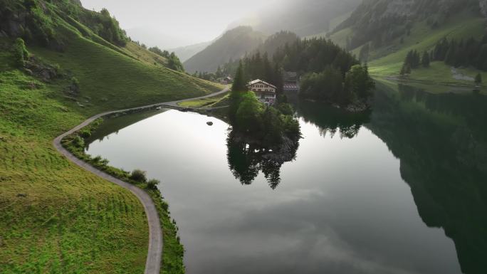 阿尔卑斯高山湖泊Seealpsee