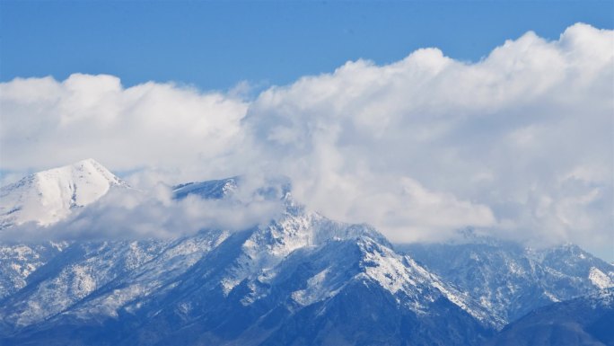 时间推移雪山脉附近