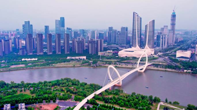 4k 航拍南京南京眼步行桥双子塔素材
