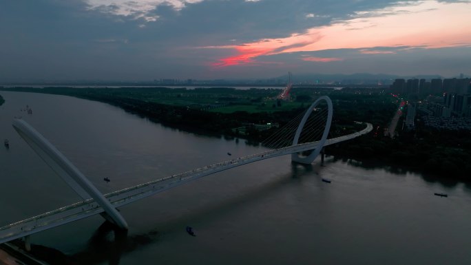 南京眼步行桥日落航拍