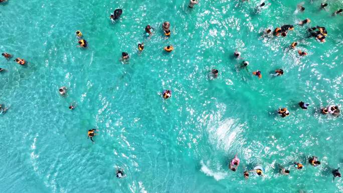 水上乐园冲浪游泳池盛夏人工造浪冲浪