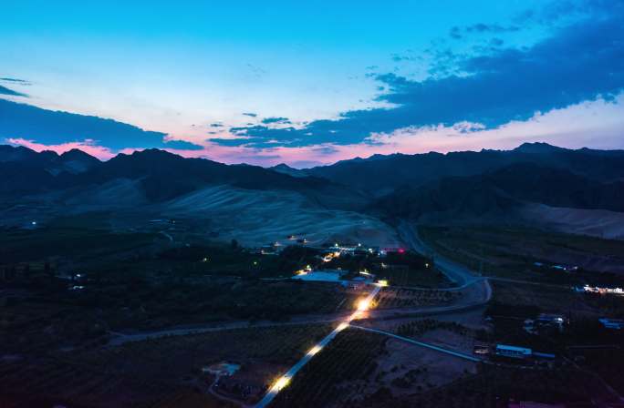 白银景泰西源村柏林山庄日落