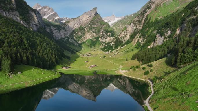 阿尔卑斯高山湖泊Seealpsee